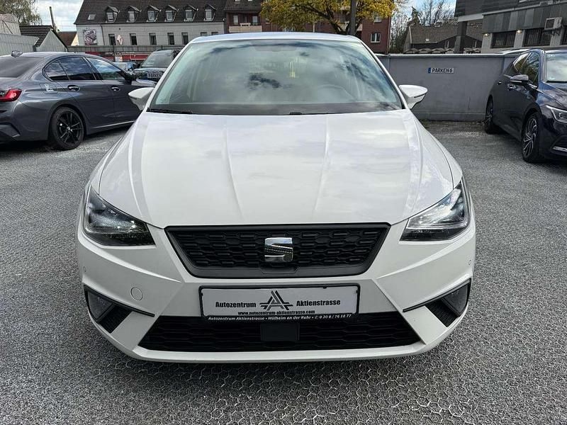 "candy" weiss Gebraucht 2021 Seat Ibiza Style Kleinwagen | 10.799 € - Bild 1/4