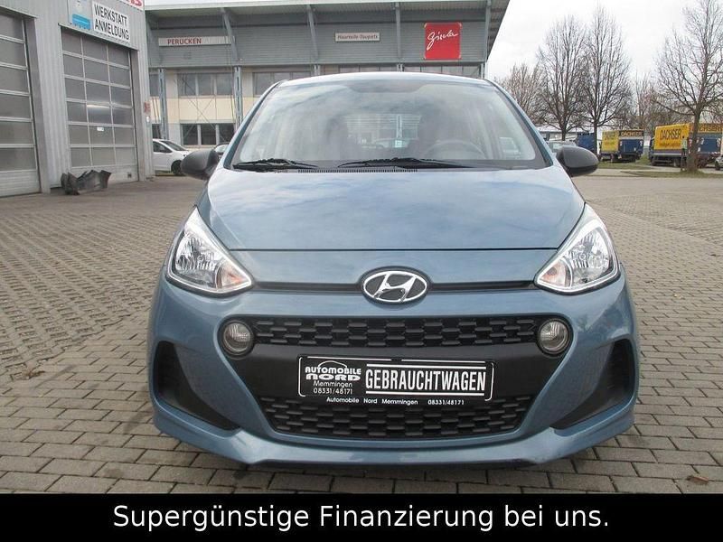 Gebraucht Hyundai i10 Classic 67 PS (49 kW) 2017 Blau Kleinwagen