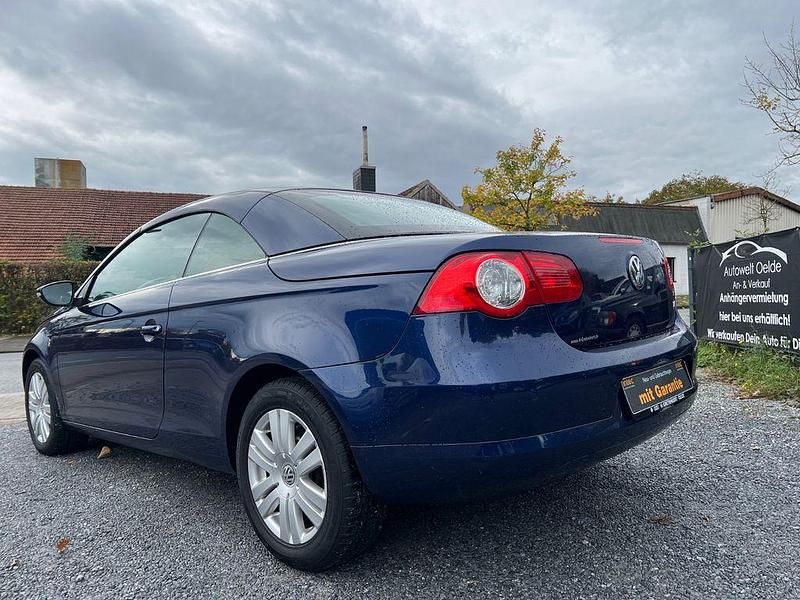 Gebraucht VW Eos 122 PS (89 kW) 2010 Blau Cabrio