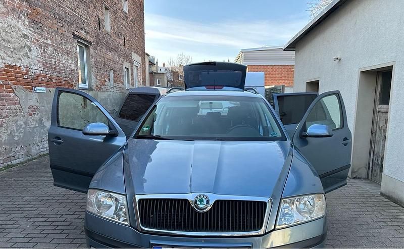 Gebraucht Skoda Octavia Classic 2007 Blau Kombi