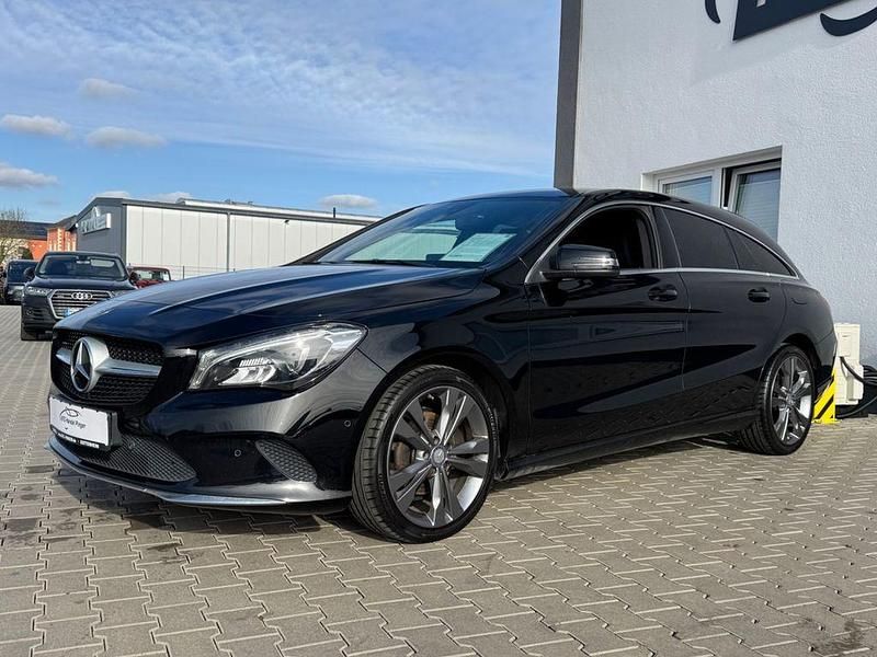 Gebraucht Mercedes CLA180 109 PS (80 kW) 2016 Schwarz Limousine