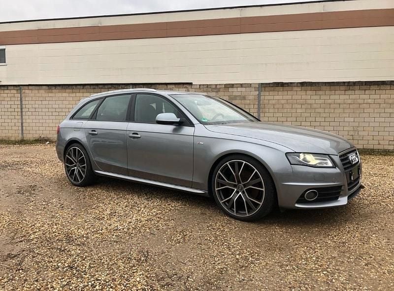 Grau Gebraucht 2009 Audi A4 S-Line Kombi | 4.899 € (Fairer Preis) - Bild 1/4
