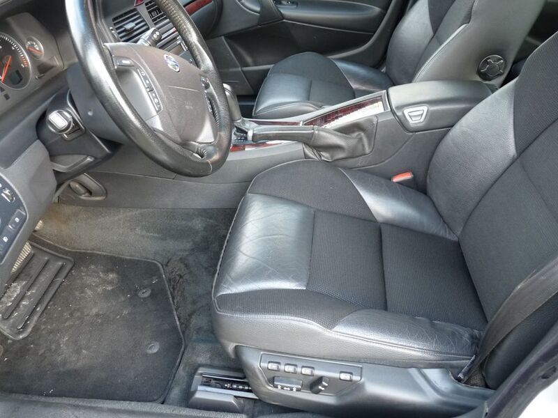 Gebraucht Volvo V70 Momentum 185 PS (136 kW) 2006 Silber Kombi