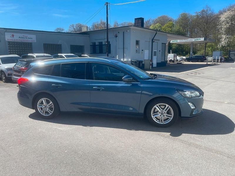 Gebraucht Ford Focus Cool & Connect 120 PS (88 kW) 2020 Blau Kombi