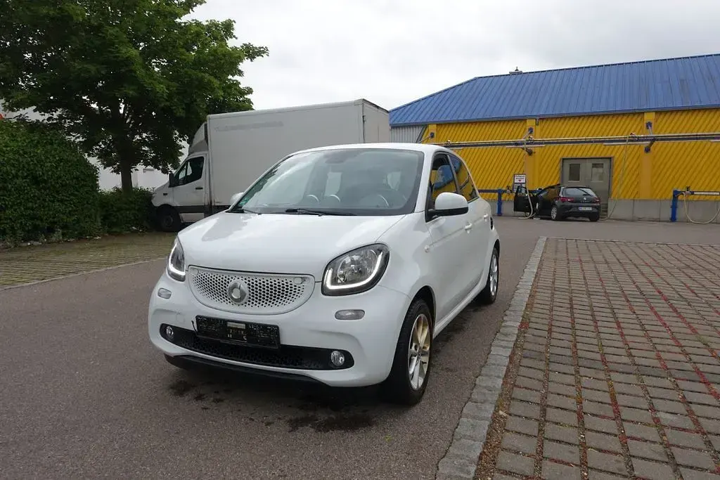 Używany Smart ForFour Basis 71 KM (52 kW) 2015 Biały Hatchback