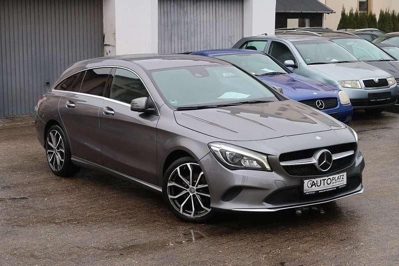 Gebraucht Mercedes CLA220 177 PS (130 kW) 2016 Grau Limousine