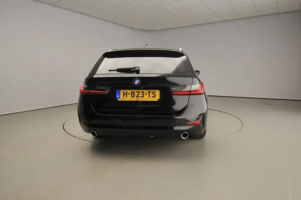 Gebraucht BMW 320 Sport Line 184 PS (135 kW) 2020 Schwarz Kombi