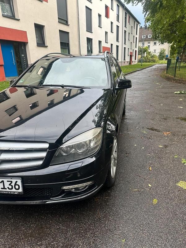 Schwarz Gebraucht 2009 Mercedes C300 Kombi | 6.500 € (Fairer Preis) - Bild 1/4