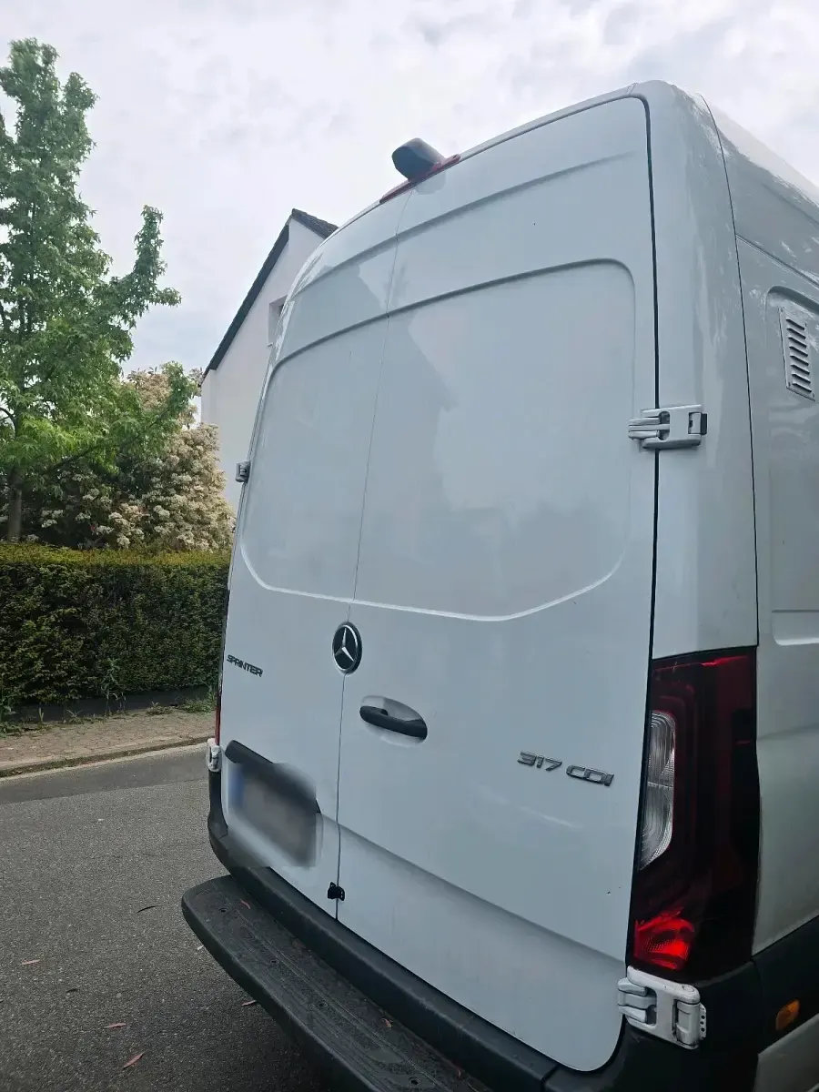 Używany Mercedes Sprinter 163 KM (119 kW) 2023 Biały Van