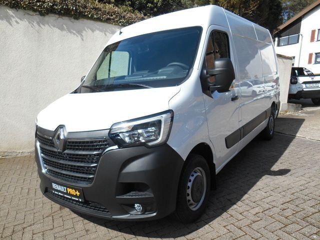 Weiß (mineralweiß) Gebraucht 2023 Renault Master Van | 31.800 € (Etwas zu teuer) - Bild 1/4
