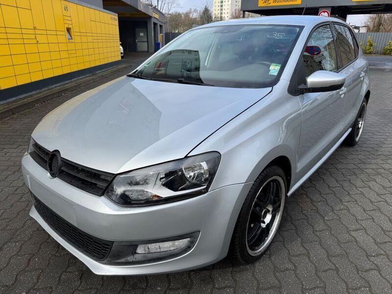 Silber Gebraucht 2010 VW Polo Team Limousine | 7.599 € (Guter Preis) - Bild 1/4
