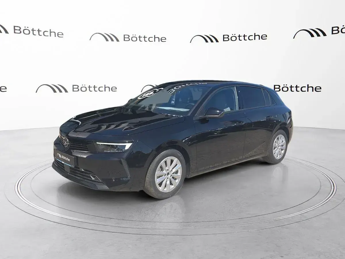Neu Opel Astra Edition 131 PS (96 kW) 2025 Lackierung schwarz perla nera/typ aussenverkleidung metallic perlmutt Limousine