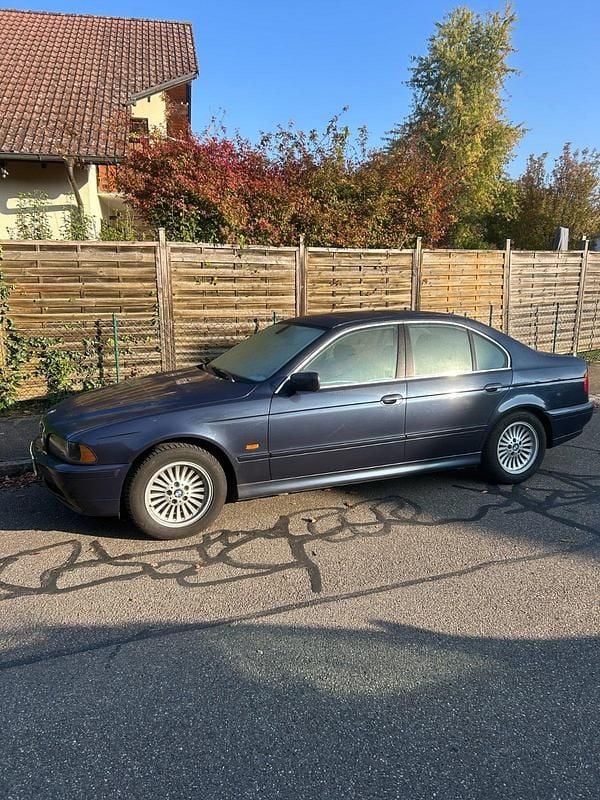 Gebraucht BMW 530 231 PS (169 kW) 2001 Blau Limousine