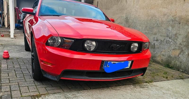 Gebraucht Ford Mustang GT 320 PS (235 kW) 2010 Rot Cabrio