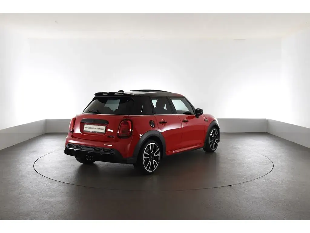 Używany Mini John Cooper Works 192 KM (141 kW) 2024 Czerwony Hatchback