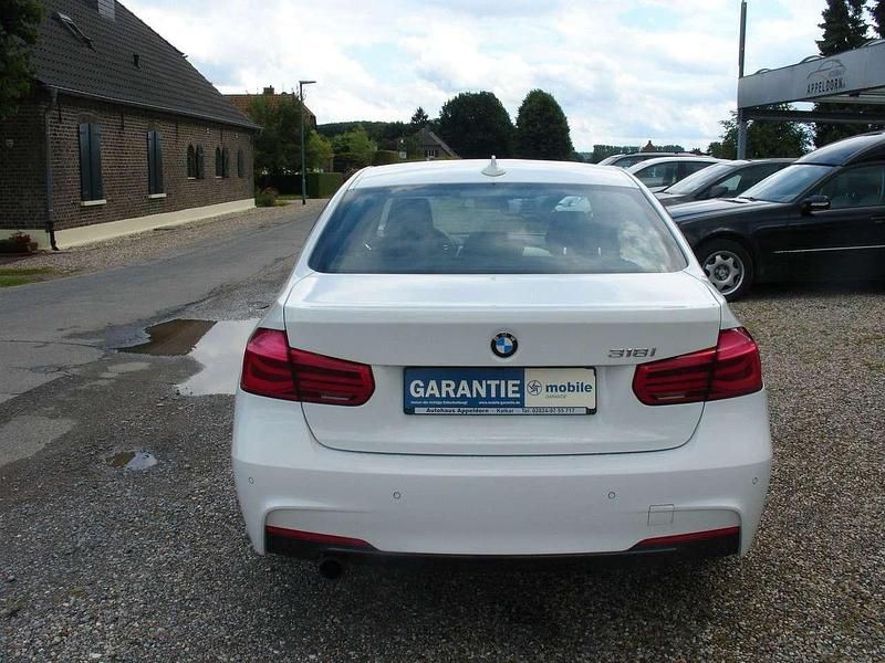 Gebraucht BMW 318 M Sport 136 PS (100 kW) 2017 Alpinweiss 3 Limousine