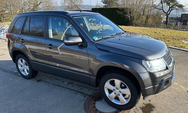 Grau Gebraucht 2011 Suzuki Grand Vitara Comfort SUV | 6.700 € (Guter Preis) - Bild 1/4