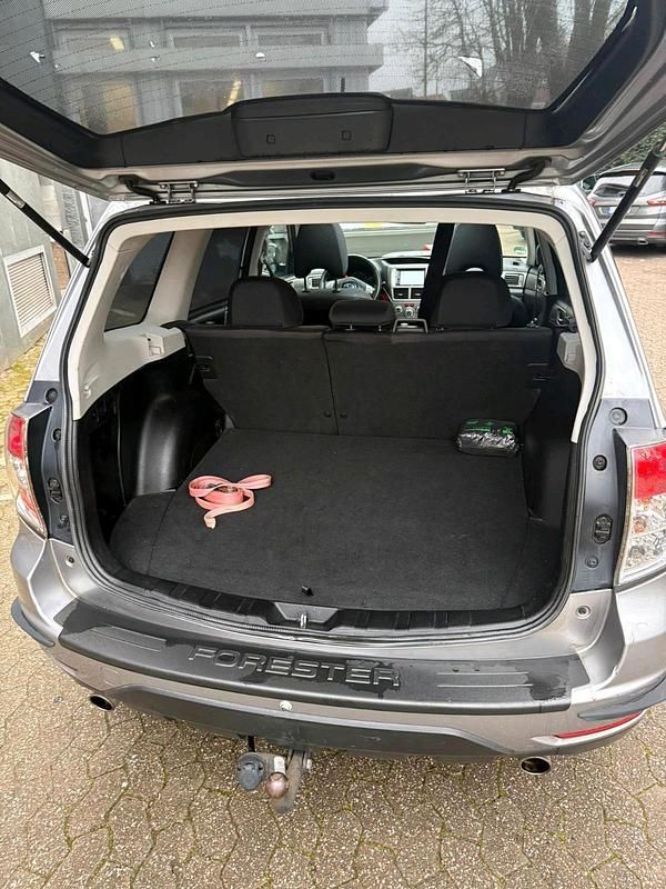 Gebraucht Subaru Forester 146 PS (107 kW) 2011 Grau SUV