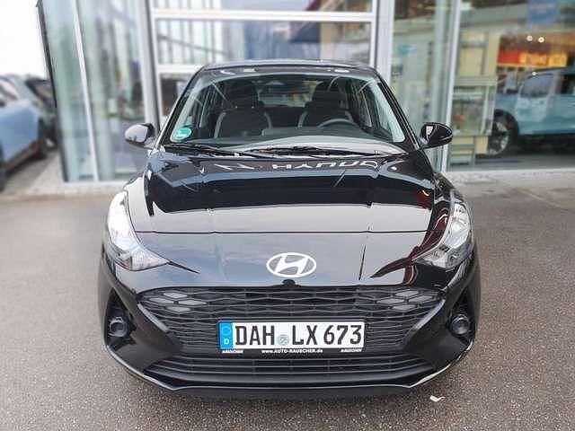 Gebraucht Hyundai i10 Select 63 PS (46 kW) 2024 Phantom black mineraleffekt Kleinwagen