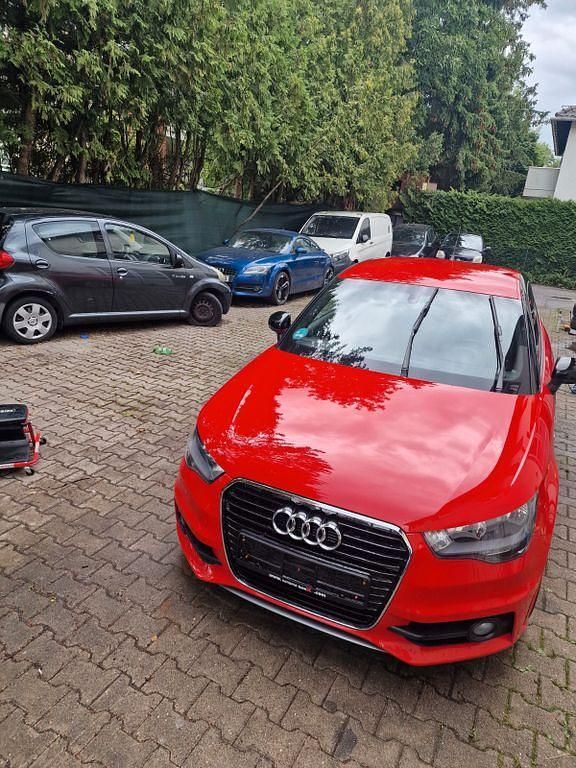 Rot Gebraucht 2012 Audi A1 S-Line Kleinwagen | 10.299 € (Guter Preis) - Bild 1/4