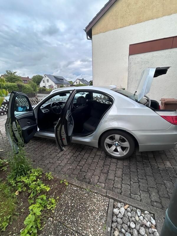 Silber Gebraucht 2008 BMW 530 Limousine | 6.100 € (Superpreis) - Bild 1/4