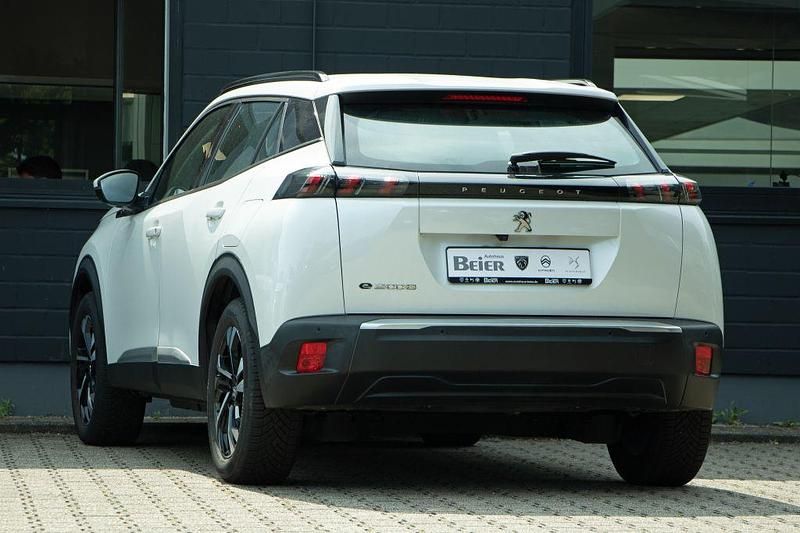 Gebraucht Peugeot e-2008 Allure 100 kW (136 PS) 2020 Weiß SUV