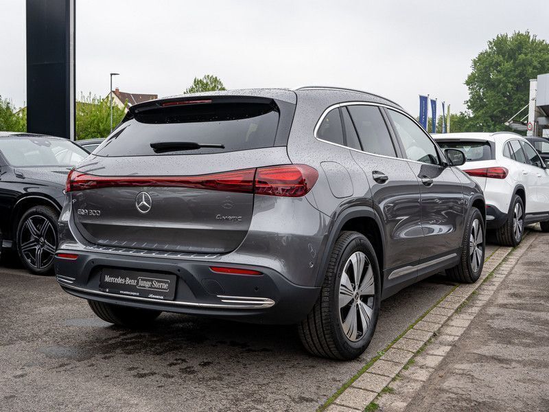 Gebraucht Mercedes EQA300 Progressive 167 kW (228 PS) 2024 Grau metalliclack mountaingrau SUV