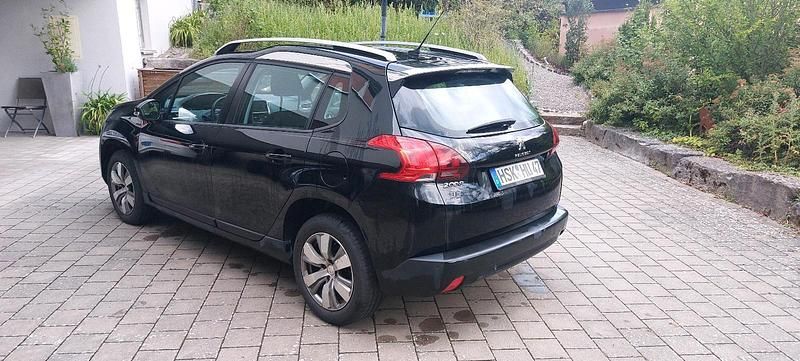 Schwarz Gebraucht 2019 Peugeot 2008 Active SUV | 11.000 € (Superpreis) - Bild 1/4