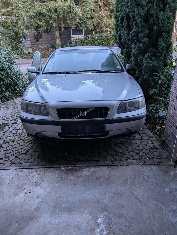 Silber Gebraucht 2004 Volvo S60 Comfort Limousine | 4.450 € (Fairer Preis) - Bild 1/4