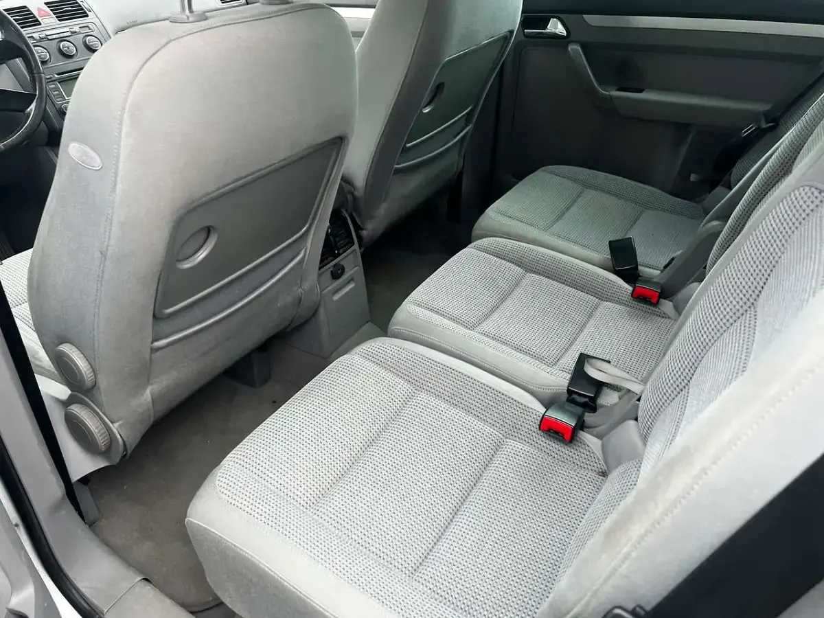 Gebraucht VW Touran Highline 140 PS (102 kW) 2004 Reflexsilber metallic Van / Kleinbus