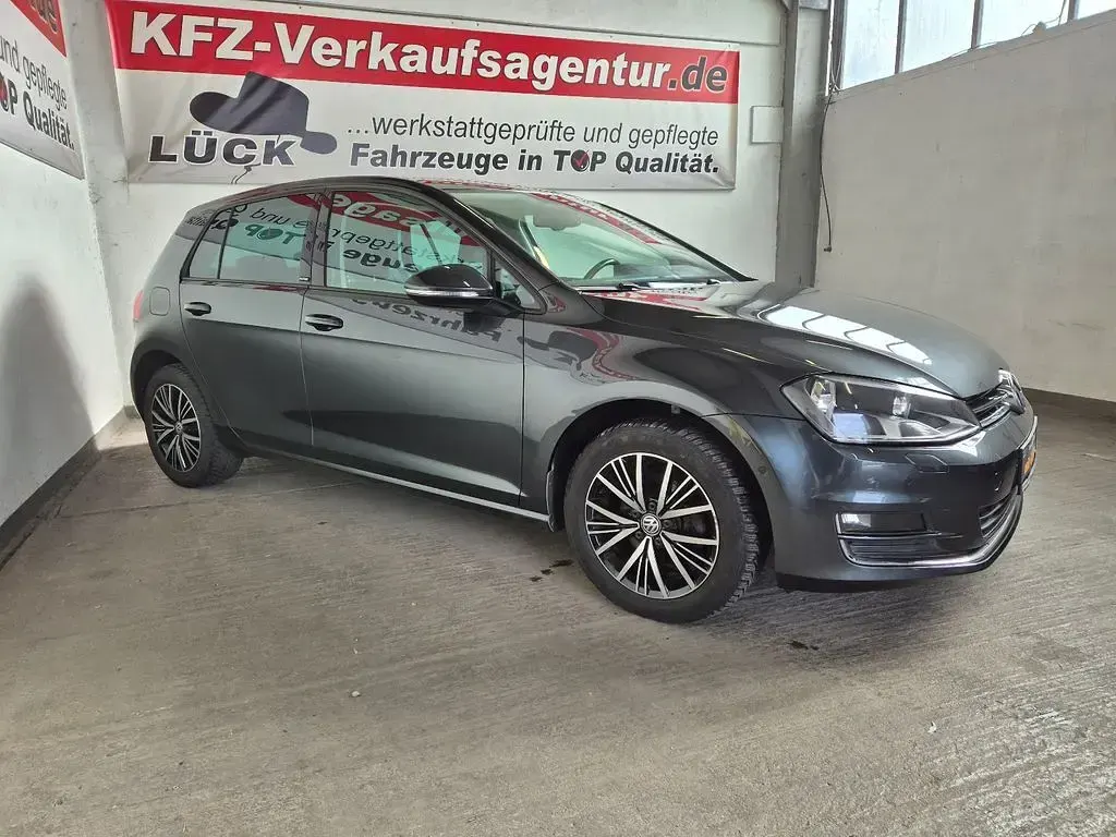 Gebraucht VW Golf VII Allstar 110 PS (80 kW) 2016 Grau Limousine