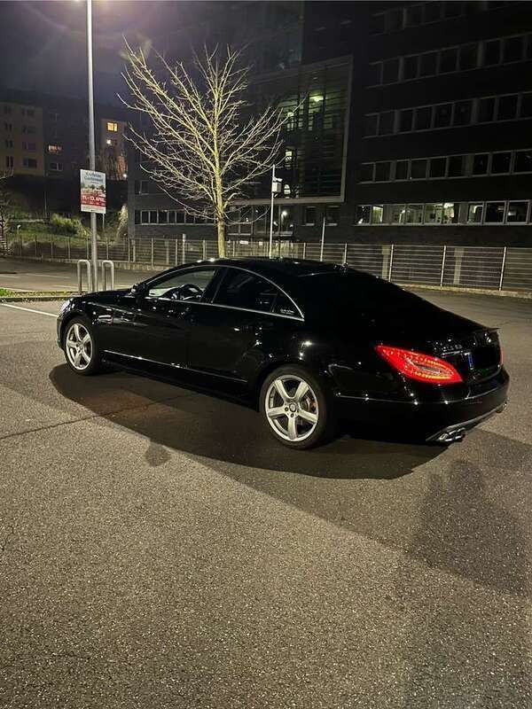 Schwarz Gebraucht 2012 Mercedes CLS63 AMG AMG Limousine | 23.490 € - Bild 1/4