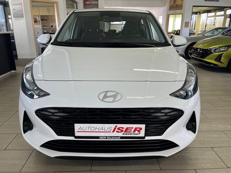 Gebraucht Hyundai i10 Trend 63 PS (46 kW) 2025 Atlas white Kleinwagen