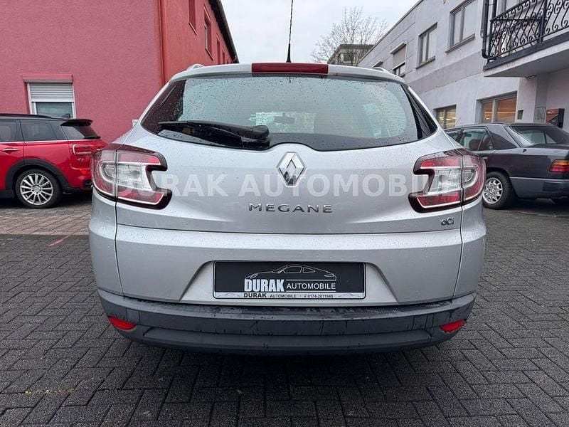 Gebraucht Renault Mégane III Expression 106 PS (77 kW) 2012 Grau Limousine