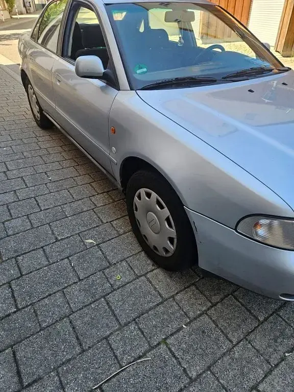 Gebraucht Audi A4 150 PS (110 kW) 1996 Silber Limousine