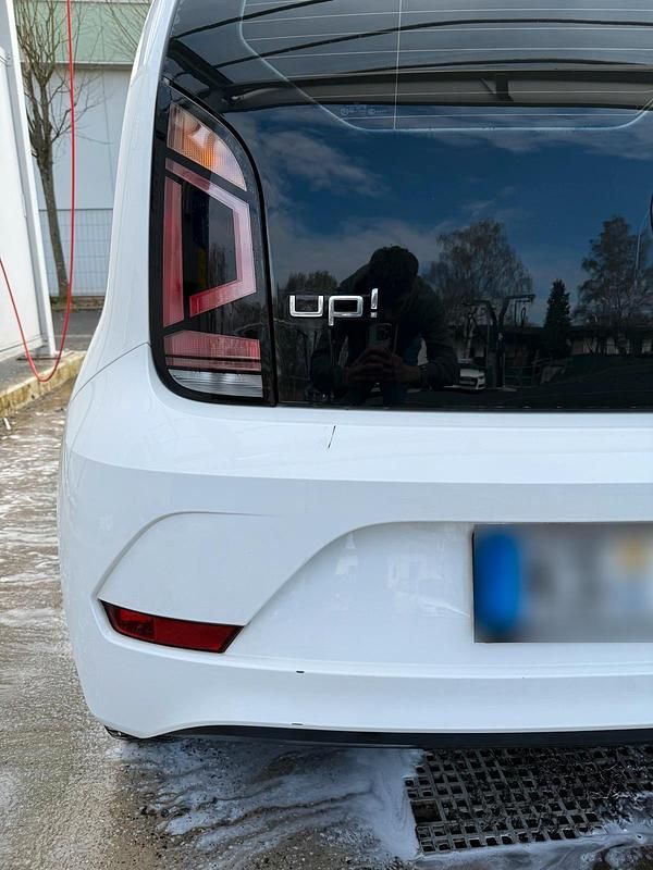 Second-hand VW up! 60 CP (44 kW) 2018 Alb Hatchback