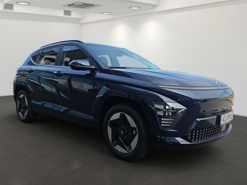 Gebraucht Hyundai Kona Trend 114 kW (156 PS) 2024 Purple (sailing blue / mic) SUV