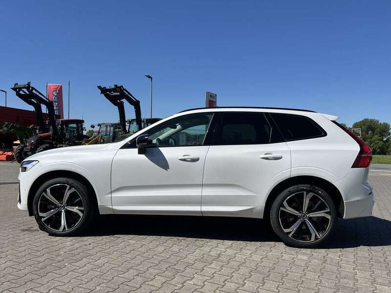 Gebraucht Volvo XC60 Plus 197 PS (144 kW) 2024 Crystal white / metallic SUV