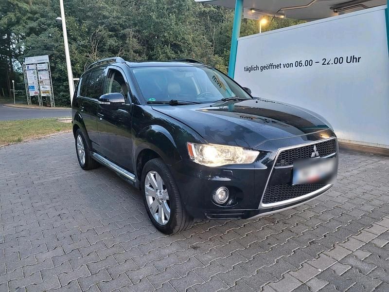 Gebraucht Mitsubishi Outlander 156 PS (114 kW) 2011 Schwarz SUV