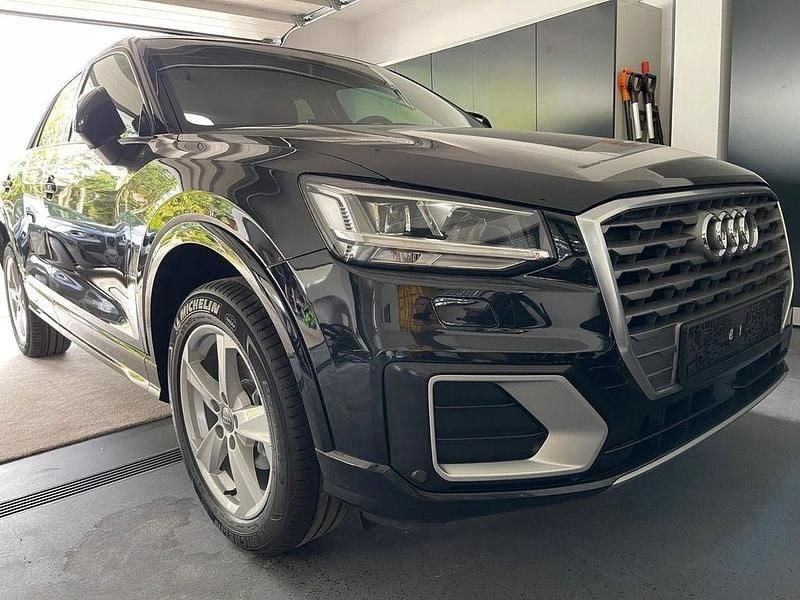 Schwarz Gebraucht 2020 Audi Q2 Sport SUV | 20.400 € (Guter Preis) - Bild 1/4