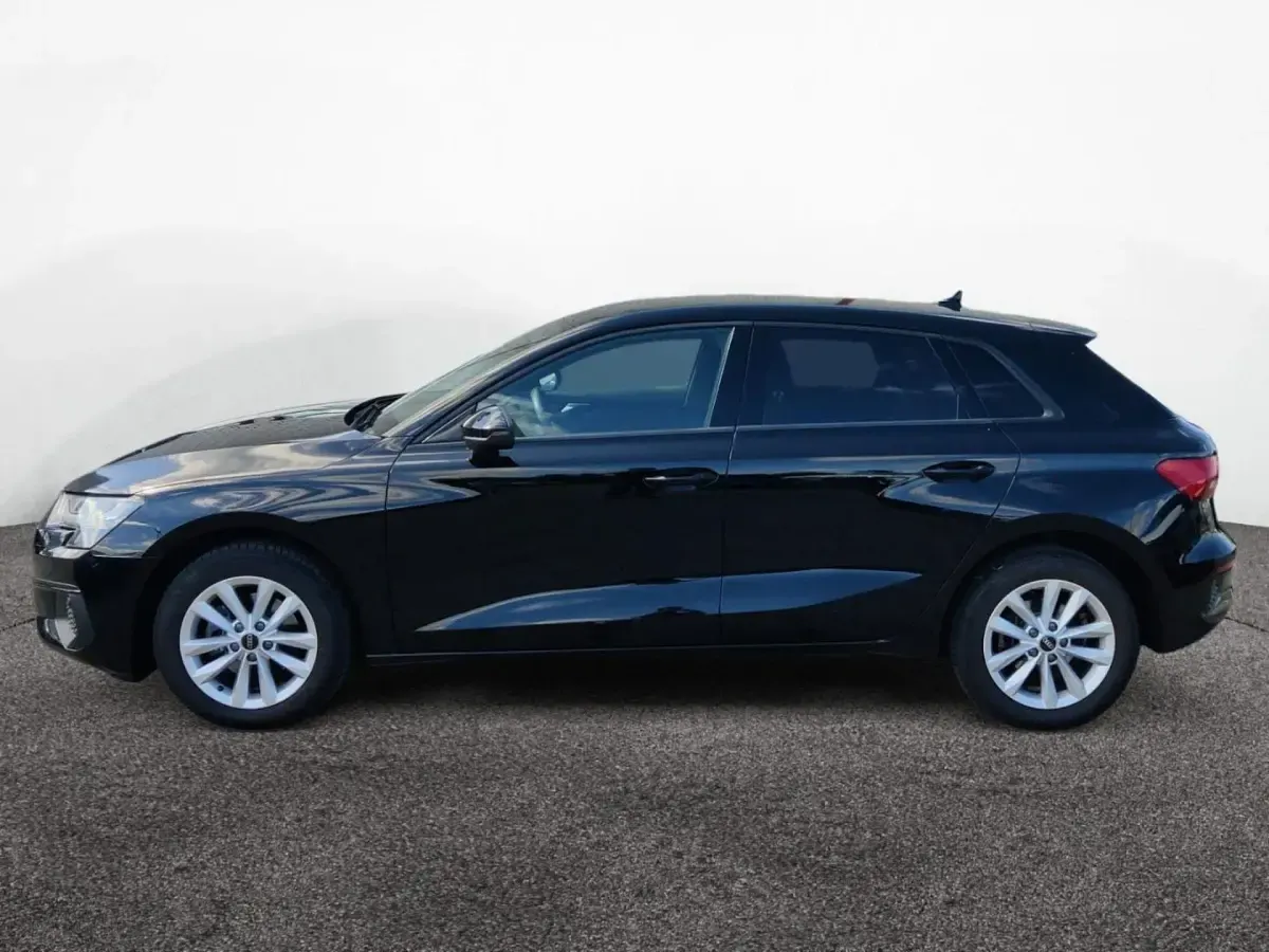 Gebraucht Audi A3 150 PS (110 kW) 2023 Brillantschwarz Limousine
