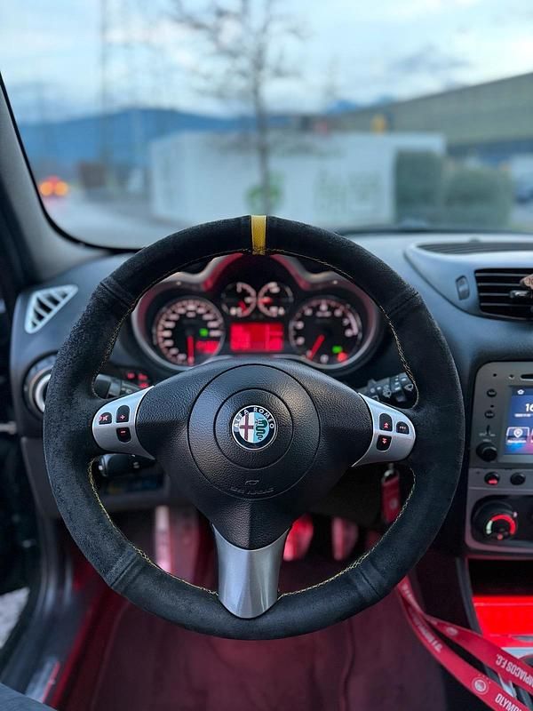 Gebraucht Alfa Romeo 147 120 PS (88 kW) 2008 Schwarz Kleinwagen