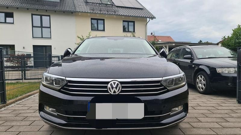 Schwarz Gebraucht 2018 VW Passat Highline Kombi | 17.690 € (Teuer) - Bild 1/4