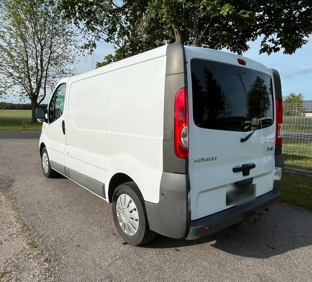 Gebraucht Renault Trafic 90 PS (66 kW) 2012 Weiß Van / Kleinbus