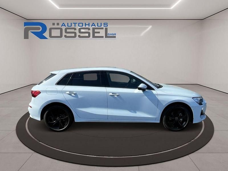 Neu Audi A3 Advanced 150 PS (110 kW) 2025 Schwarz Limousine