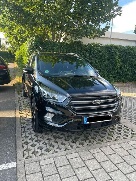 Gebraucht Ford Kuga ST-Line 180 PS (132 kW) 2018 Schwarz SUV
