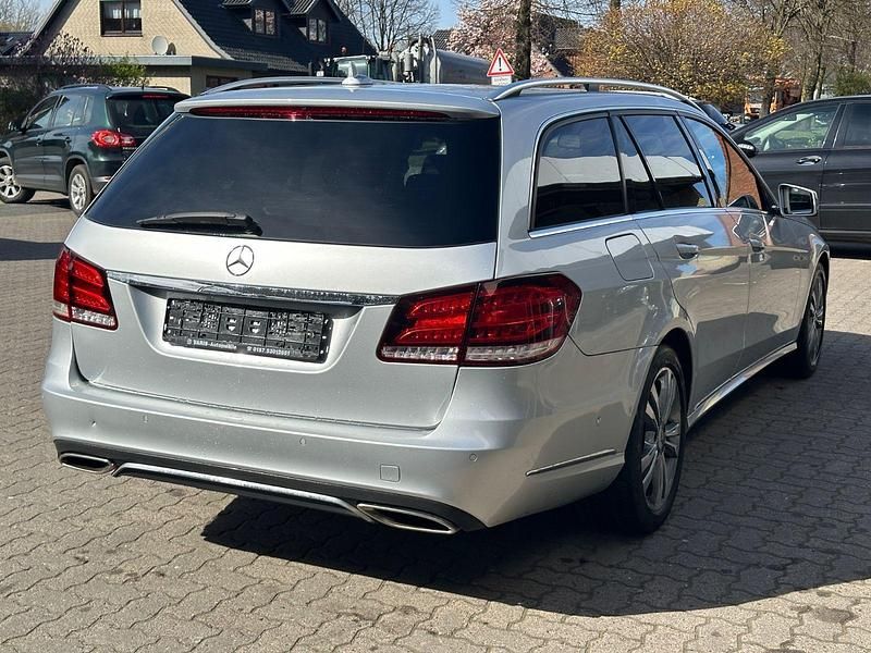 Second-hand Mercedes E220 170 CP (125 kW) 2015 Argintiu Break