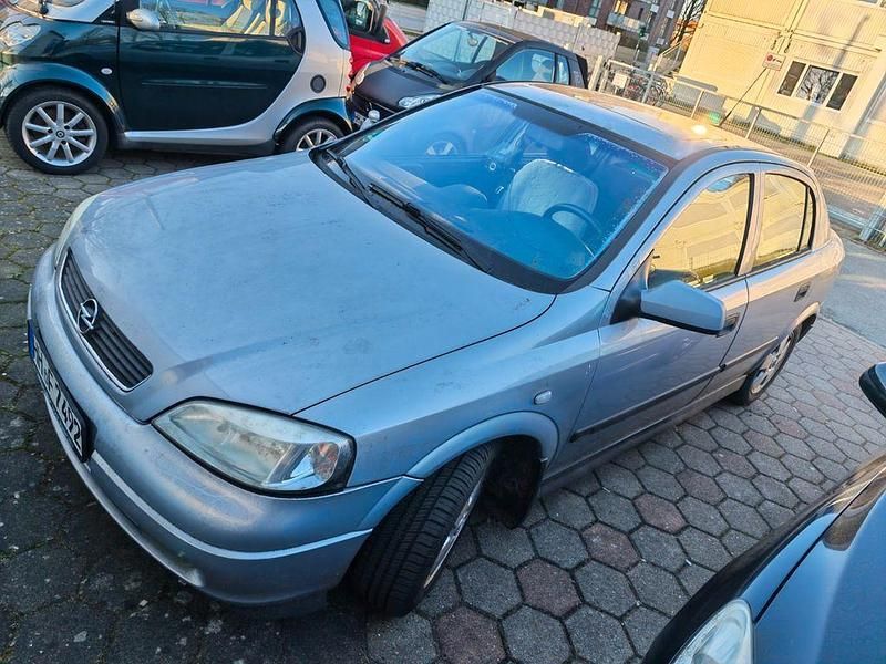 Gebraucht Opel Astra Elegance 101 PS (74 kW) 2002 Silber Limousine