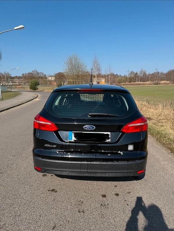 Usata Ford Focus 120 CV (88 kW) 2018 Nero Berlina