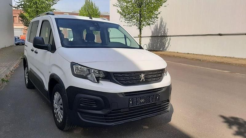 Weiß Gebraucht 2019 Peugeot Rifter Allure Van / Kleinbus | 15.700 € (Superpreis) - Bild 1/4